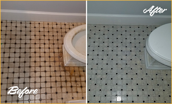 Before and After Picture of a Lighthouse Point Bathroom Tile and Grout Cleaned to Remove Stains